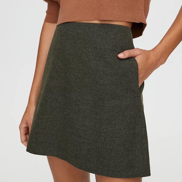 Aritzia❣️Renee skirt /(classic mini skirt) wool - Picture 4 of 10